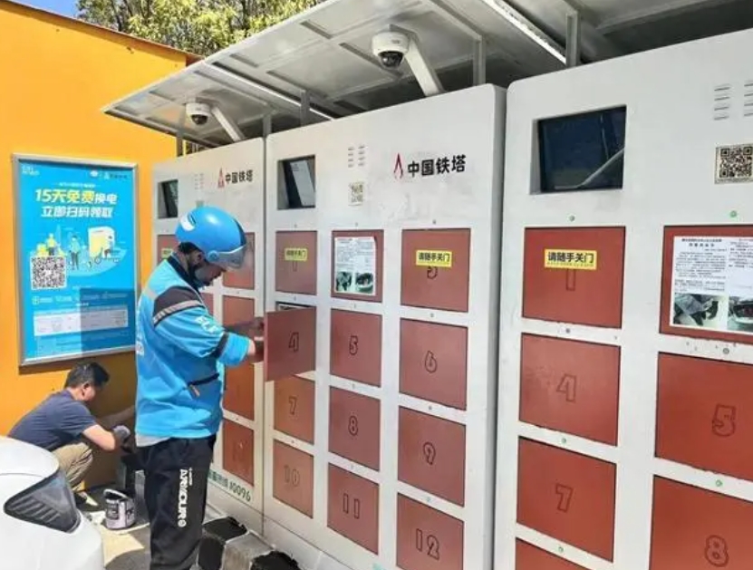 1分鐘讓外賣小哥隨時“滿電”，武漢兩萬組鋰電池換新“上崗”